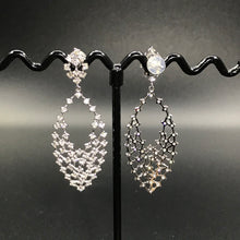 Load image into Gallery viewer, GRC Certified 2.00ctw Natural Diamond Earrings 18K Gold