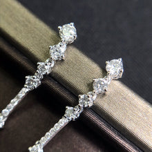 Load image into Gallery viewer, GRC Certified 0.817ctw Natural Diamond Earrings 18K Gold