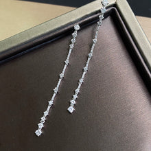 Load image into Gallery viewer, GRC Certified 0.817ctw Natural Diamond Earrings 18K Gold