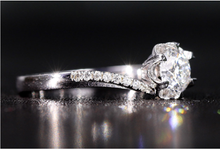 Load image into Gallery viewer, 1.01ct G VS2 Round Diamond Ring