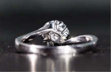 Load image into Gallery viewer, 1.01ct G VS2 Round Diamond Ring