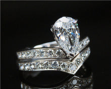 Load image into Gallery viewer, 1.00ct D VS1 Pear Diamond Ring