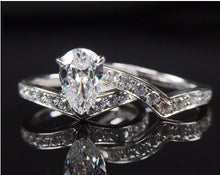 Load image into Gallery viewer, 1.00ct D VS1 Pear Diamond Ring