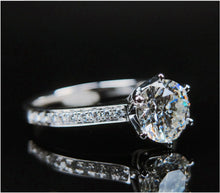 Load image into Gallery viewer, 1.01ct D VS2 Round Diamond Ring