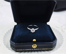Load image into Gallery viewer, 1.01ct D VS2 Round Diamond Ring