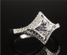 Load image into Gallery viewer, 1.17ctw D VVS2 Rectangle Diamond Ring
