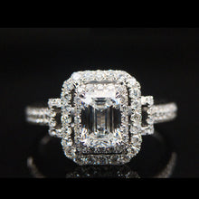 Load image into Gallery viewer, 1.01ct G VS2 Emerald Diamond Ring