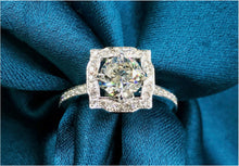 Load image into Gallery viewer, 0.80ct D VS2 Round Diamond Ring
