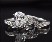 Load image into Gallery viewer, 1.00ct D VS1 Pear Diamond Ring
