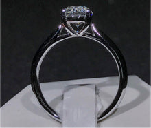 Load image into Gallery viewer, 1.01ct E VS2 Round Diamond Ring
